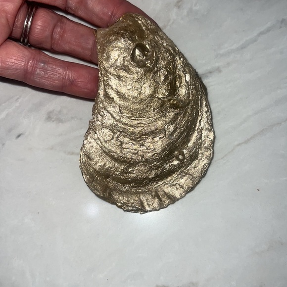 Hand Crafted Decoupage Oyster Shell - Picture 6 of 9